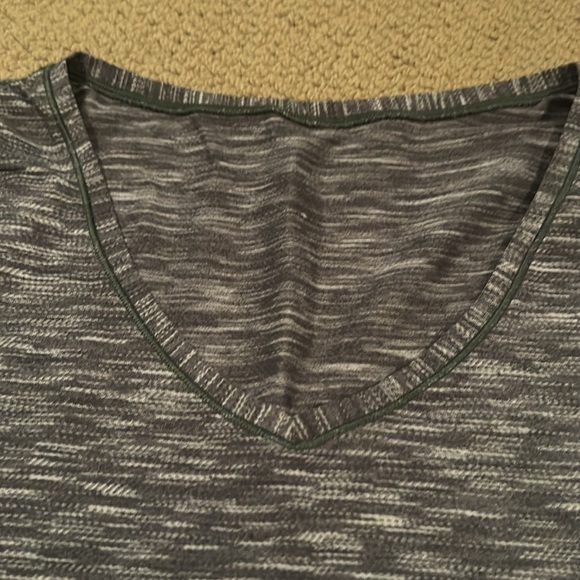 Lululemon sculpt shoulder shirt - Picture 2 of 4
